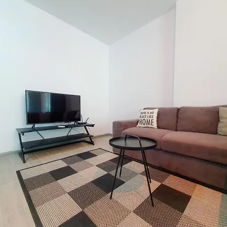 Flora Alezzi Beach Apartament *