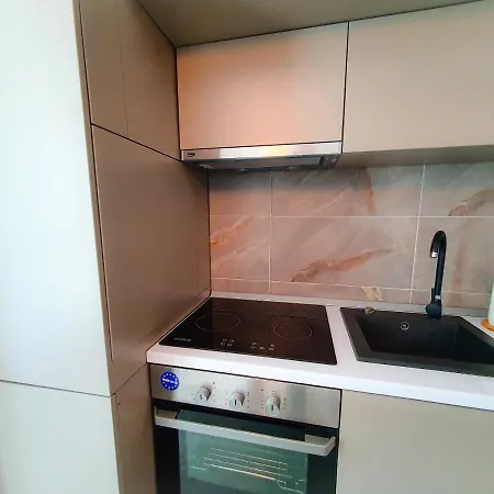 Flora Alezzi Beach Apartament