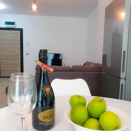 Apartament Flora Alezzi Beach *