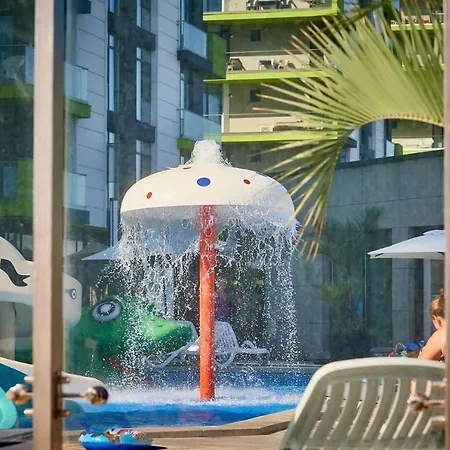 Flora Alezzi Beach Apartament *