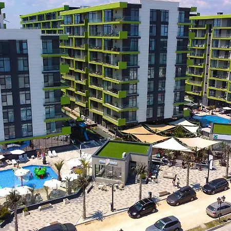 Flora Alezzi Beach Apartament