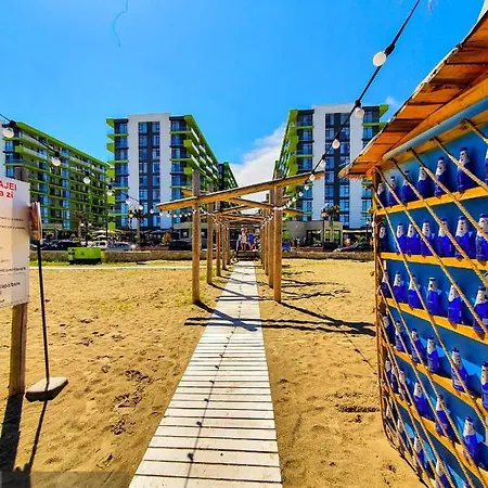 Flora Alezzi Beach