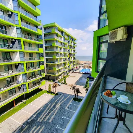 Flora Alezzi Beach Apartment Navodari