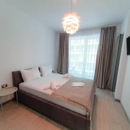 Flora Alezzi Beach Apartment *