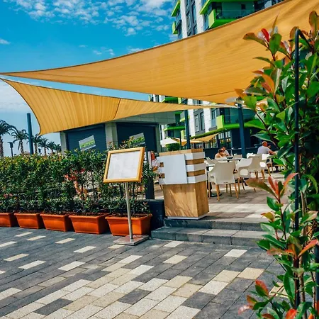 Flora Alezzi Beach Apartment *